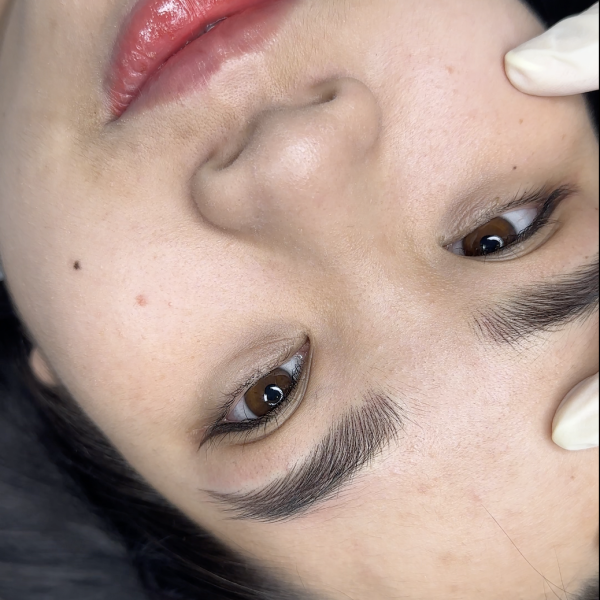 https://www.instagram.com/featherbrowslv
